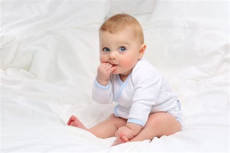 5 aylık bebeğe cicibebe nasıl verilir